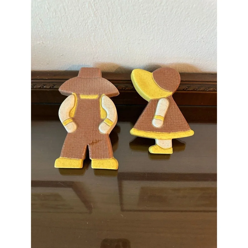 1982 Pair of Vintage Hobbyist Chalkware Boy and‎ Girl Wall Decor
